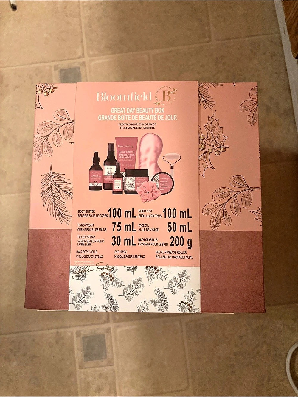 Bloomingdale's Great Day Beauty Box Pink Beauty Gift Box NWT